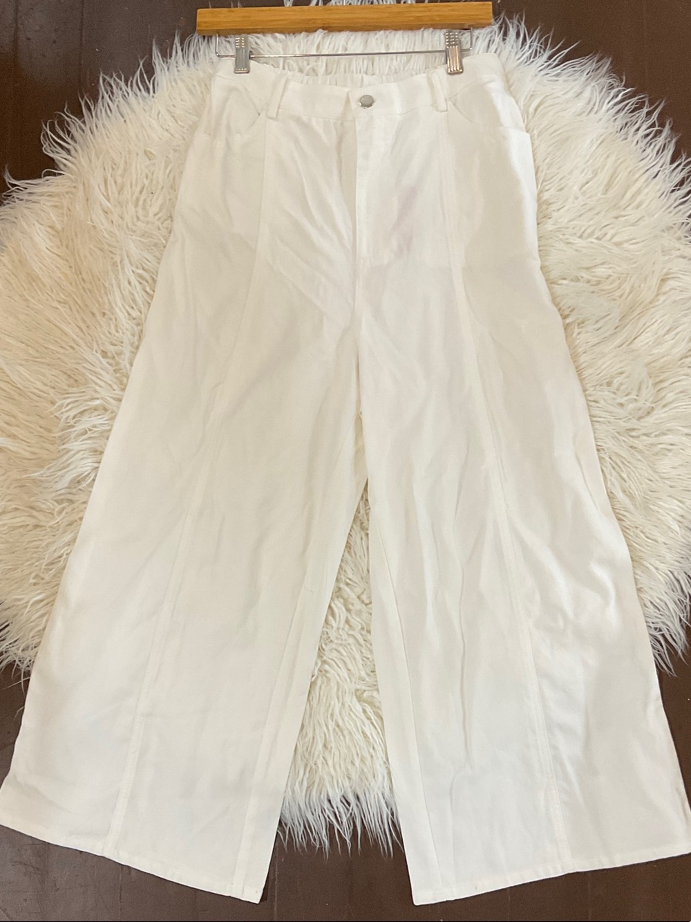 Sadie & Sage White Wide-Leg Boot Cut Pants